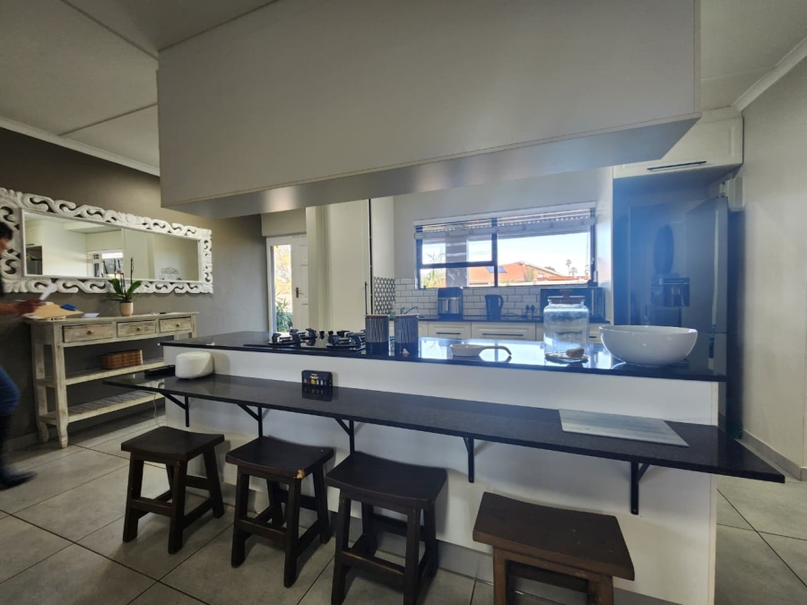 4 Bedroom Property for Sale in Blanco Western Cape